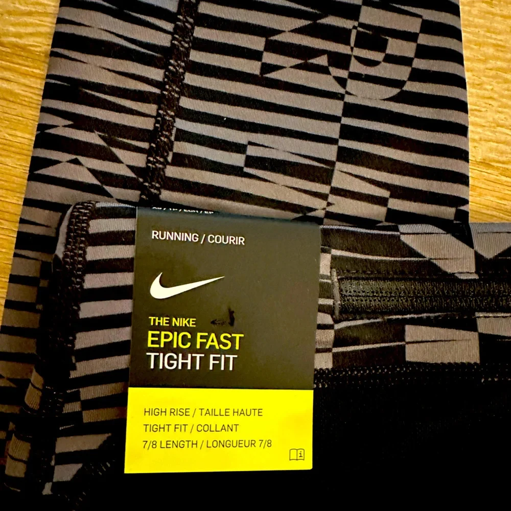 NWT 🌟 Nike Epic fast Black and Gray Leggings - Picture 6 of 10
